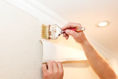 Pose de papier peint à Ménerbes — revêtements muraux et toiles de verre